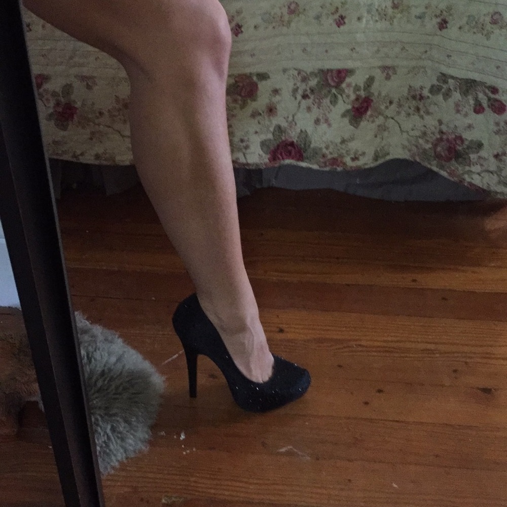 Bakers Black Pumps - Picture 4 of 5